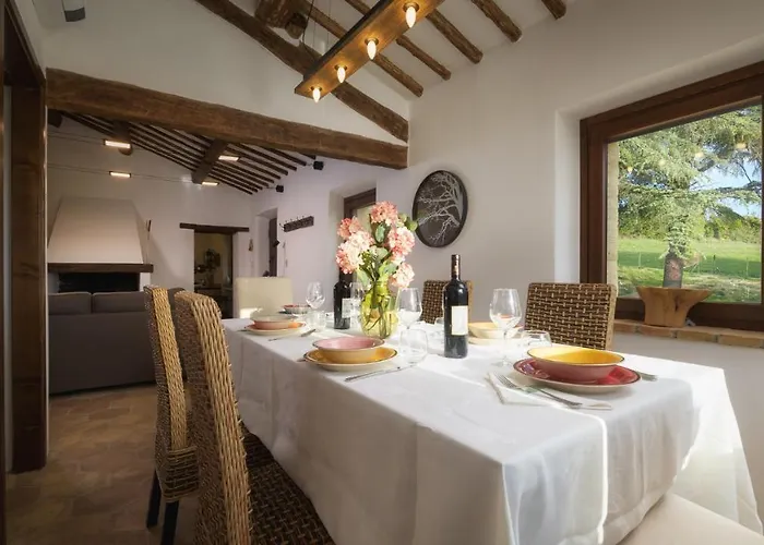 Vila Casale Tavernelle 6, Emma