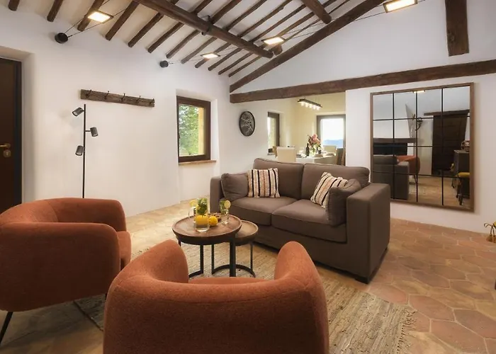 Casale Tavernelle 6, Emma Vila *