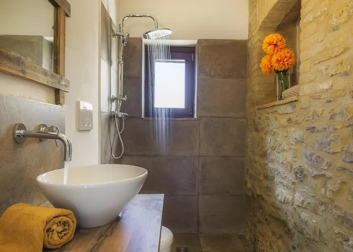 Casale Tavernelle 6, Emma