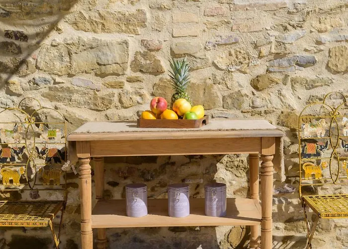 Casale Tavernelle 6, Emma Vila