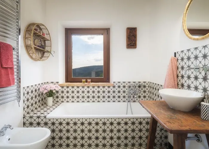 Casale Tavernelle 6, Emma Vila Orvieto