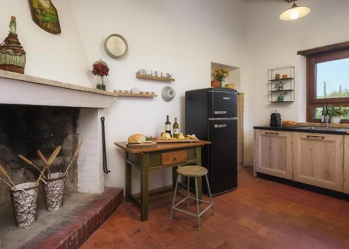 Casale Tavernelle 6, Emma Vila *